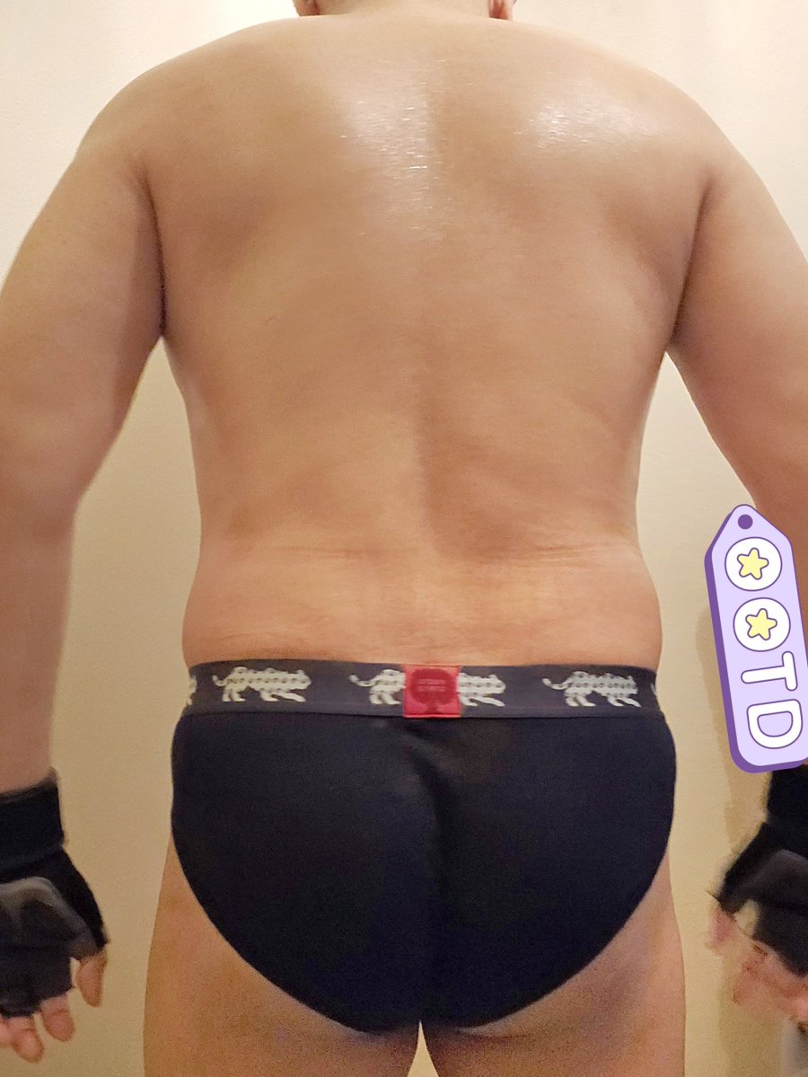 BOMBAMON_77's tweet photo. 乙トレ後… (´﹏｀*)💦
なんだかソワソワ…🤭

Post workout… (´﹏｀*)💦
Feeling a little restless… 🤭 https://t.co/9hmDoYV9sy