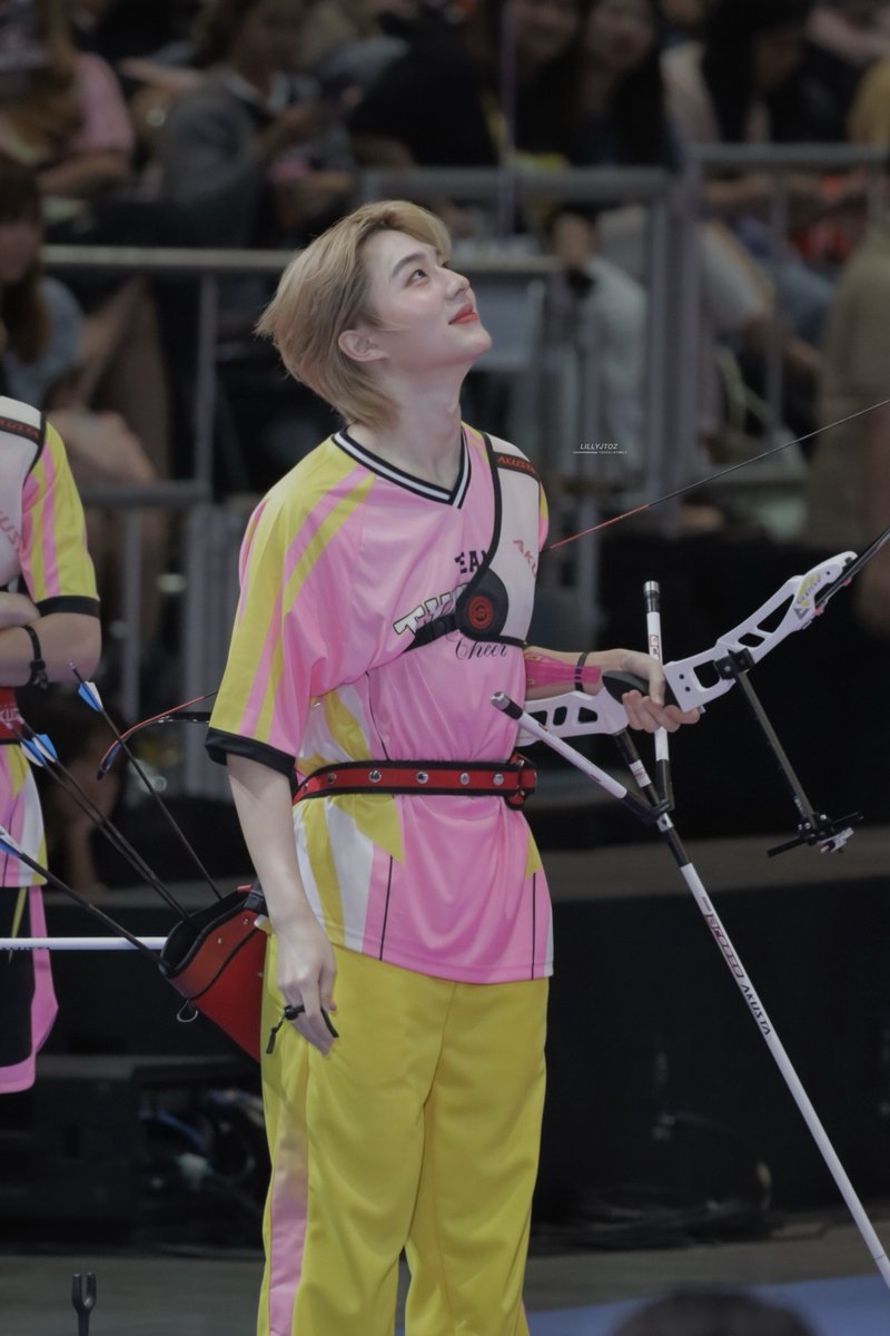 lillyJtoZ's tweet photo. พี่นิวชื่ออะไรคะ 🩷

——@CwrNew #NuNew #ZeeNuNew 

CHEER FOR ZEENUNEW
DOMUNDI SPORT DAY 
#DMDSPORTDAY2025 https://t.co/PQVmimJYFg