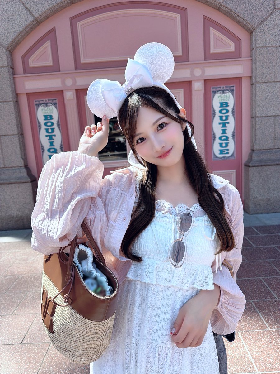 kawaguchi_natsu's tweet photo. Disneyland Paris✨ https://t.co/Jepy0ZXNW8