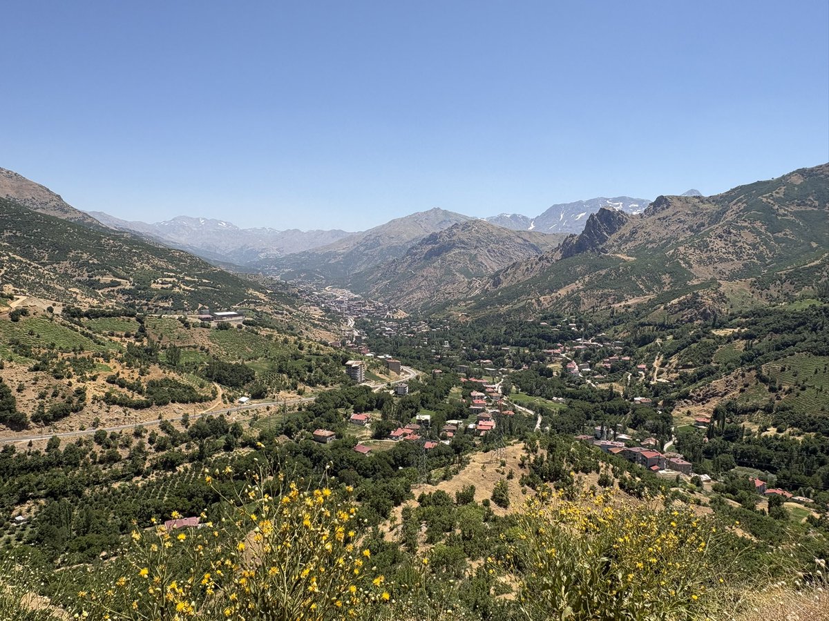 nurcan_kaya_'s tweet photo. Şemzînan. Wek bihûşt e 🌸 https://t.co/eqS67VXHXX