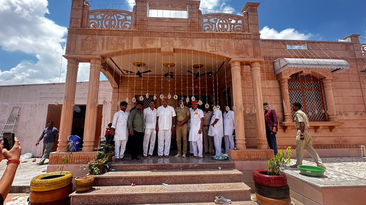 BabusRathore_'s tweet photo. संत शिरोमणि श्री गुरु रविदास महाराज की 650वीं जयंती के उपलक्ष्य में समरसता संकल्प अभियान के तहत भाजपा जिला कार्यालय में जिला अध्यक्ष श्री प्रमोद जी डेलू  की अध्यक्षता में  आयोजित जिला कार्यशाला में सहभागिता की । 

इस कार्यशाला में  मुख्य वक्ता श्री आत्माराम जी तरड़ उपस्थित रहे। https://t.co/g4ui9lBA65