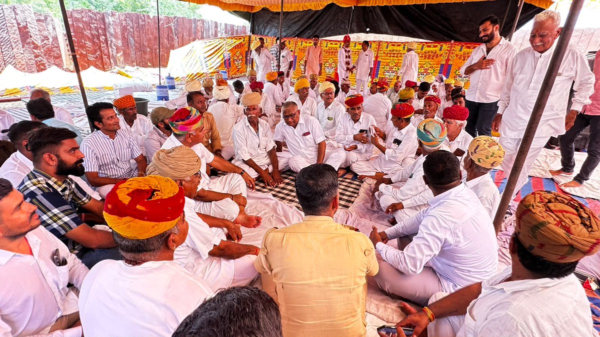 BabusRathore_'s tweet photo. संत शिरोमणि श्री गुरु रविदास महाराज की 650वीं जयंती के उपलक्ष्य में समरसता संकल्प अभियान के तहत भाजपा जिला कार्यालय में जिला अध्यक्ष श्री प्रमोद जी डेलू  की अध्यक्षता में  आयोजित जिला कार्यशाला में सहभागिता की । 

इस कार्यशाला में  मुख्य वक्ता श्री आत्माराम जी तरड़ उपस्थित रहे। https://t.co/g4ui9lBA65