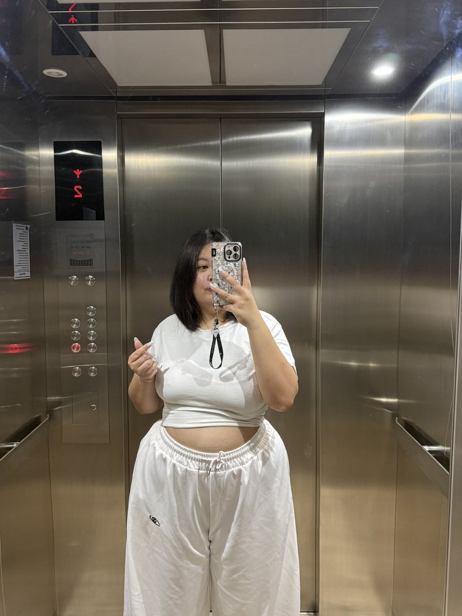 rosssy2001's tweet photo. พรุ่งนี้อายุครบ25ขวบแล้ว😋🕊️💸 

#สมุทรปราการ https://t.co/iiIKeogMnA