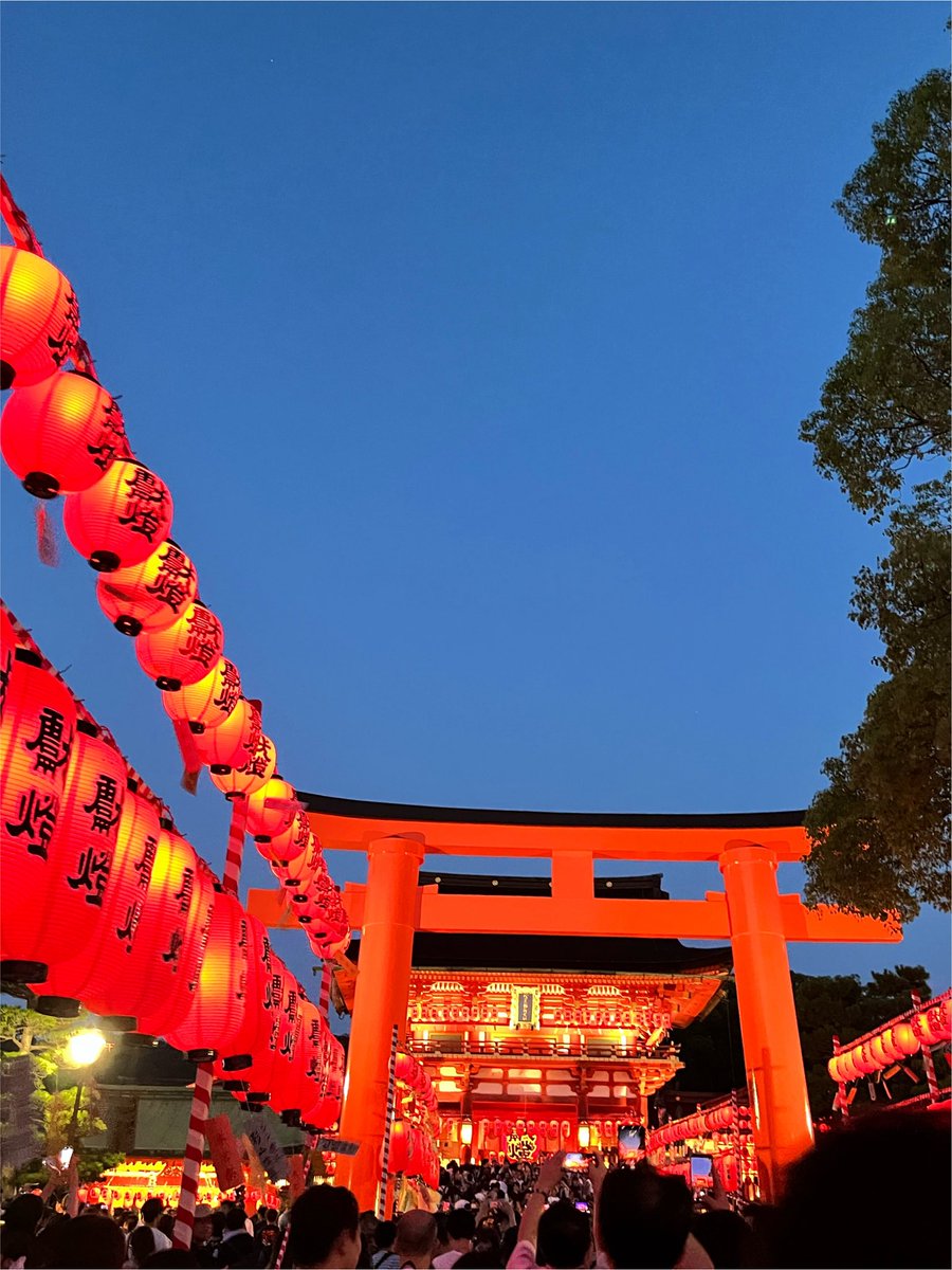 Drop_Of_Colour's tweet photo. 初詣レベルの人混みの伏見稲荷大社⛩
写真だけみたら台湾っぽいね🇹🇼
#本宮祭 https://t.co/KA36xFYQ9W