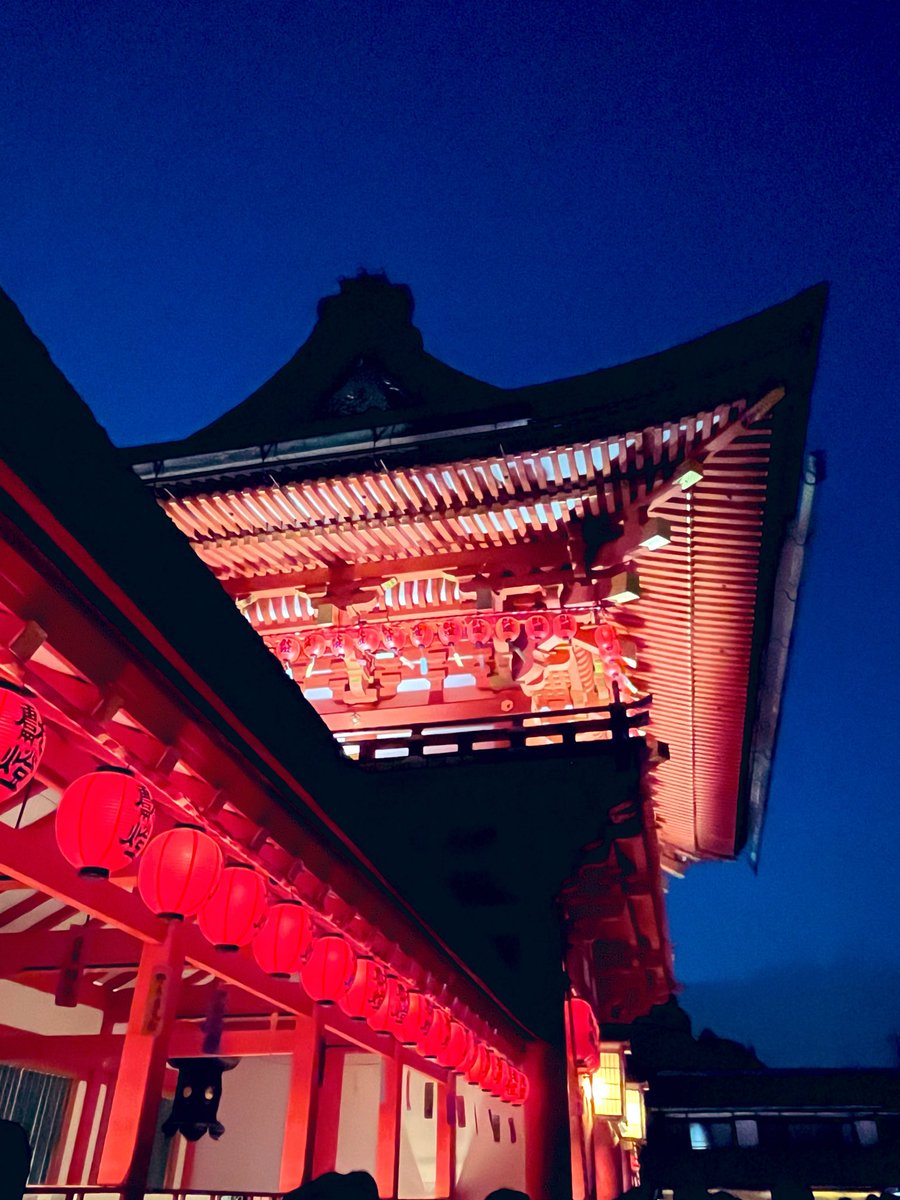 Drop_Of_Colour's tweet photo. 初詣レベルの人混みの伏見稲荷大社⛩
写真だけみたら台湾っぽいね🇹🇼
#本宮祭 https://t.co/KA36xFYQ9W