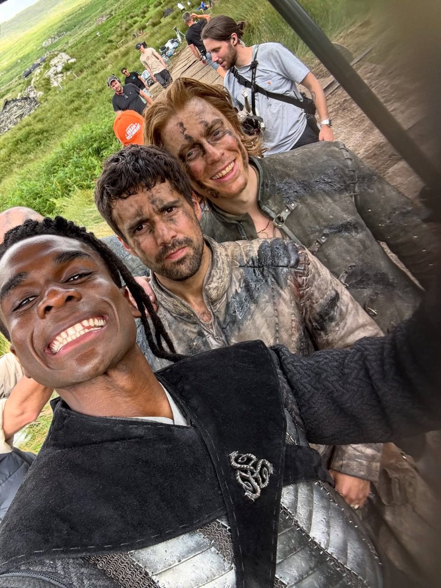 ThronesUpdates's tweet photo. Clinton Liberty, Fabien Frankel, and Freddie Fox behind the scenes of #HouseOfTheDragon Season 3. https://t.co/JWc1dMmLJx