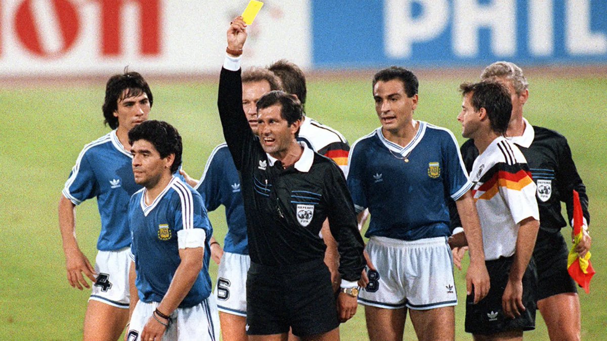 ARGLEGEND1's tweet photo. الحكم السلوفيني 2026
والحكم المكسيكي 1990 

كلاهما اعتزل بعد النهائي 
كلاهما اداء المهمة المطلوبة منه
كلاهما طرد لاعبين من الارجنتين 
كلاهما حرم الأرجنتين وأساطيرها من البطولة 

التاريخ لن ينسى تلك الفضائح المدبرة 
الى مزبلة التاريخ 👎🏻 https://t.co/rECvTTuLvr