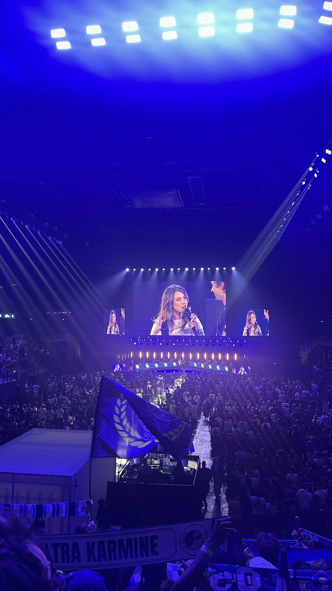 felixsoleil's tweet photo. merci pour ce weekend de fou !! 

jvais faire un pavé mais je suis trop trop reconnaissante !!
quand on distribuait nos petits freebies, tout le monde était adorable que ce soit moi ou ma sœur, ça nous a fait trop trop plaisir 🫶🏻 https://t.co/7OTlm5yOt2