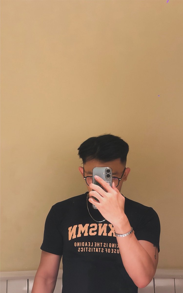 banxnaxn's tweet photo. A lil bit less than a lover https://t.co/J85tQHptTe