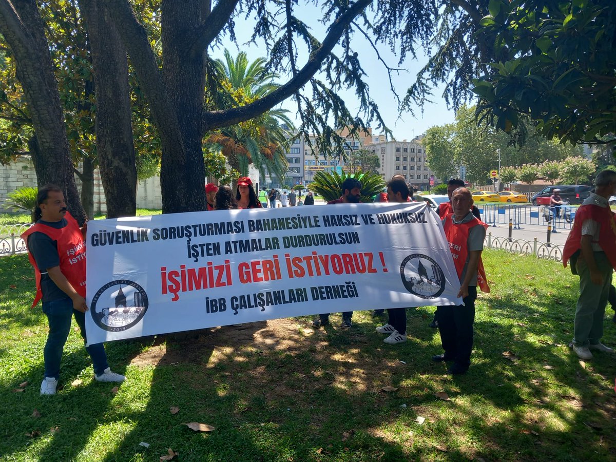 isciemekci_'s tweet photo. ➡️ İsBB iştiraki Ağaç AŞ’de güvenlik soruşturması gerekçesiyle haksız ve hukuksuz şekilde işten atılan işçiler 89 gündür Saraçhane’de direnişlerini sürdürüyor.

➡️Hakları için mücadele eden Ağaç AŞ işçilerinin yanındayız.
➡️Yaşasın sınıf dayanışması!
@ibb_calisan_der https://t.co/Tu2NfwM7Sl