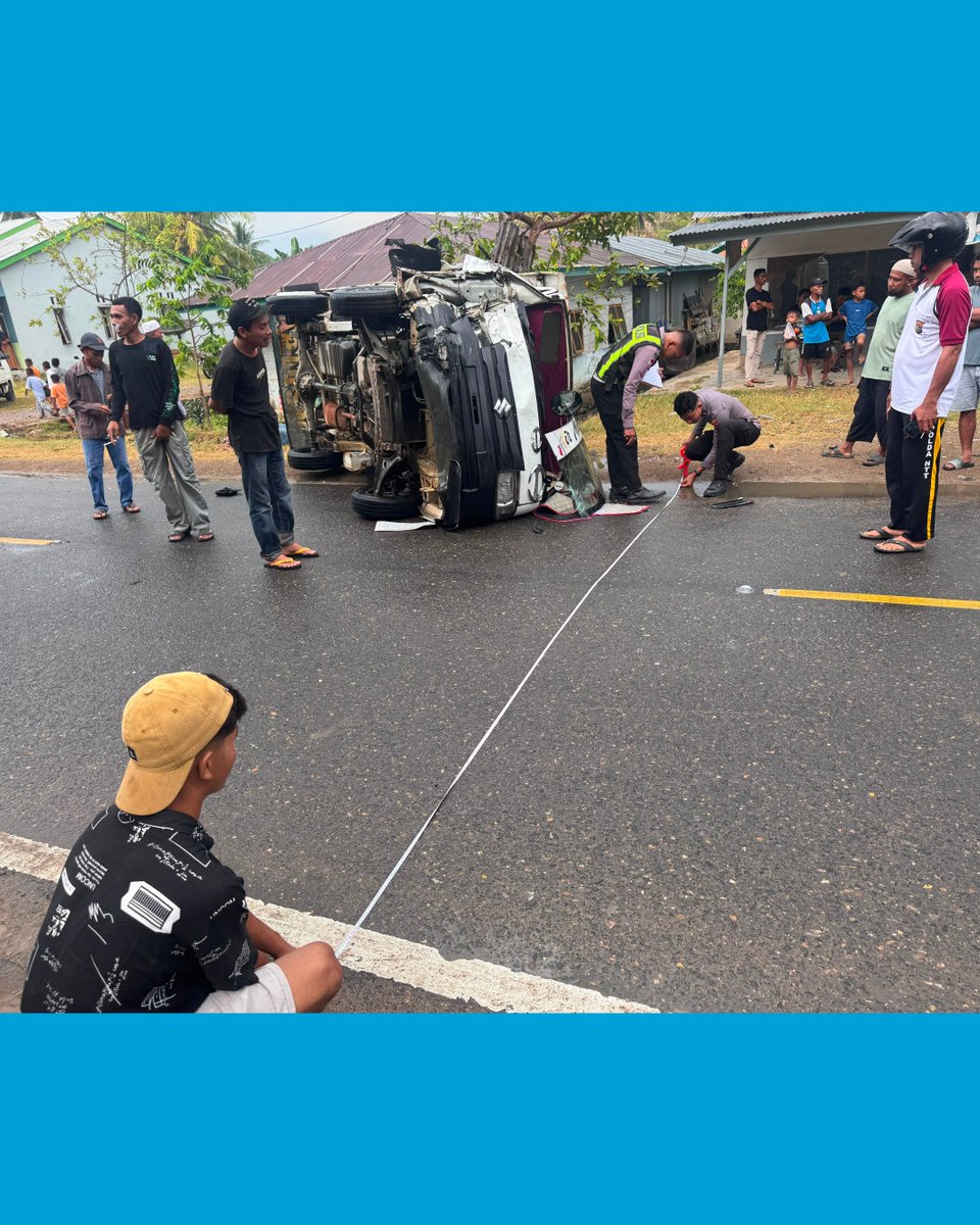 polresmabarntt's tweet photo. Sigap Tangani Laka Lantas Marombok, Polres Mabar Evakuasi Korban dan Imbau Keselamatan Berkendara

Baca selengkapnya :

https://t.co/U3fAJTN2Tu

#PolriUntukMasyarakat #labuanbajo #nttpride🏝🔥 #PolresMabarNTT #NTTPenuhKasih #PoldaNTTPresisi #PolriPresisi #KapoldaNTT https://t.co/KNUXz9pvt0