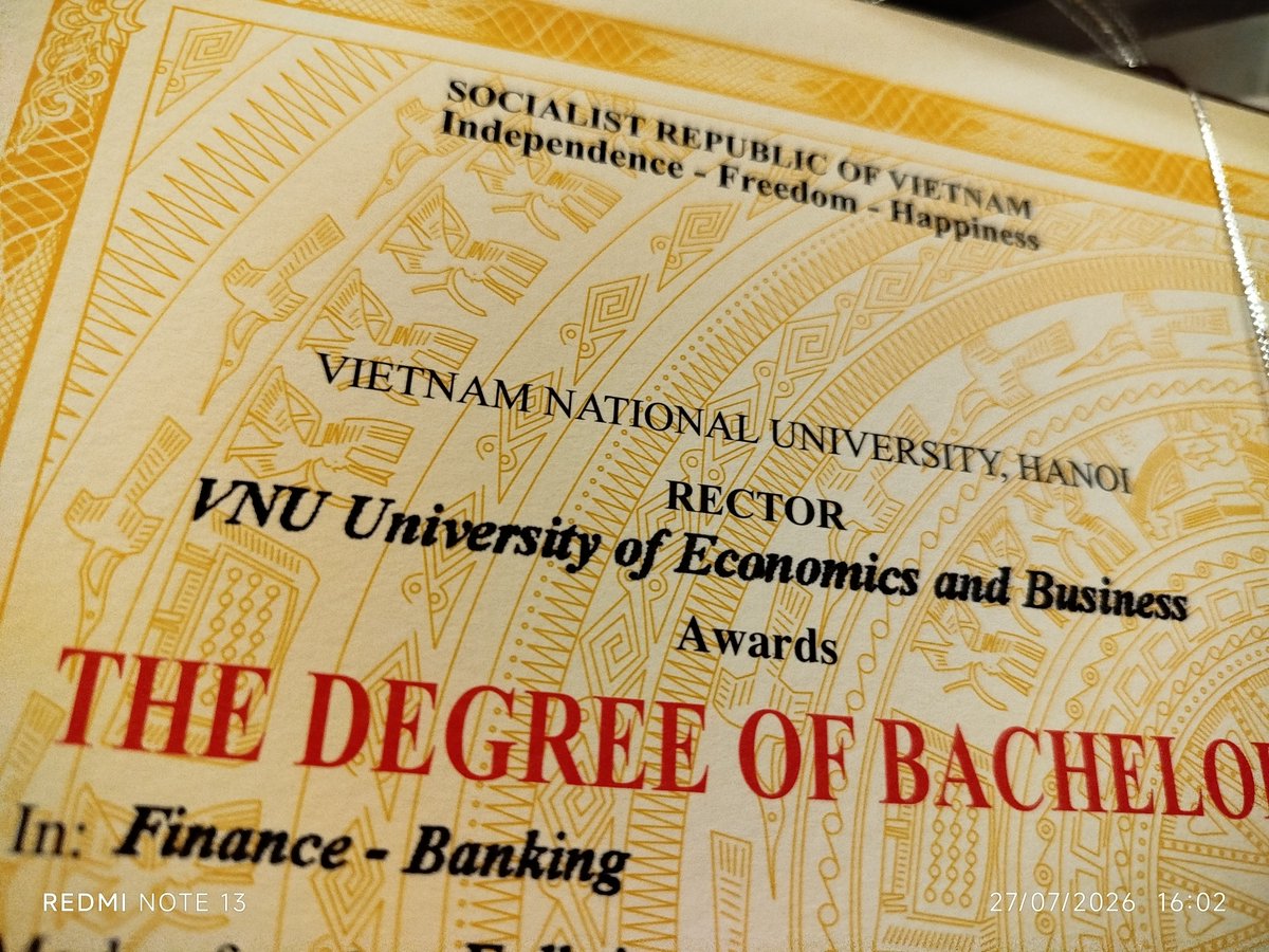 GRADUATED!!! THANK YOU SO MUCH FOR A JOURNEY!! 😭😭😭