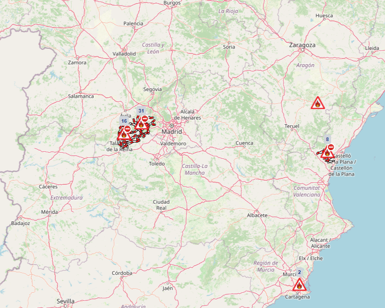 DGTes's tweet photo. 📢🔥⚫️Les pedimos que eviten desplazarse por carreteras de la sierra oeste de Madrid, en la zona de incendios de Ávila, Toledo y Castellón y que se mantengan informados a través de los canales oficiales. 

➡️Se mantienen aún cortadas 47 carreteras secundarias. https://t.co/ti8iNUeQQZ