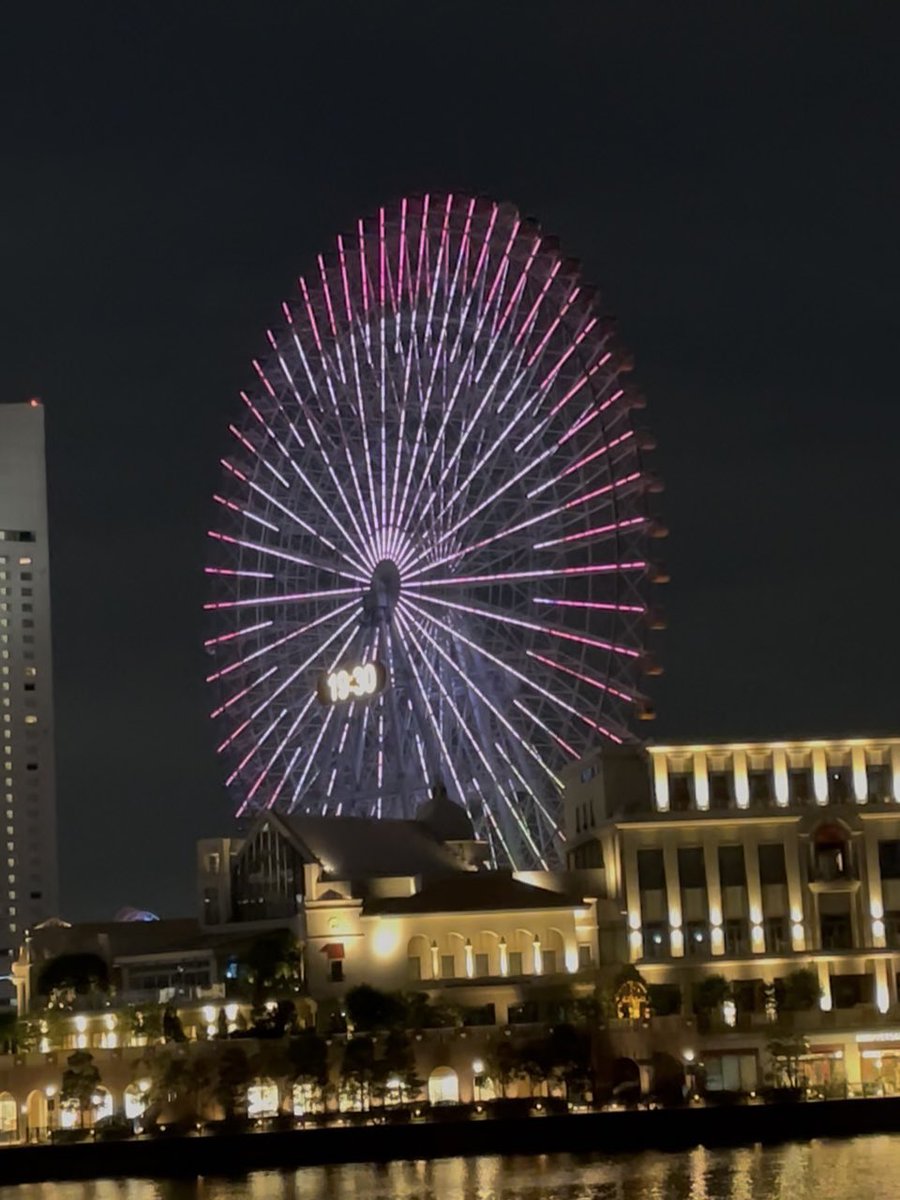minanohama's tweet photo. コスモクロック、静止画分かり難いですが、ちいかわたち可愛かった🎡☺️1/2 https://t.co/SysQu1xPHD