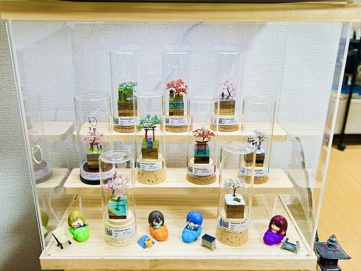 cool8492shade's tweet photo. ワンフェス2026夏にて、ミリプラネットさんから3作品を迎えさせてもらいました。
過去に迎えた作品と一緒に飾ると一層華やかだわ。

春夏秋冬の鳥居作品もやっと揃った。

ミリプラネットさんの作品はどれも造形が深いから、次の夏コミの時はどれを買おうか迷う

トンネルはいつでも

#ミリプラネット https://t.co/QVrv0EaF1K