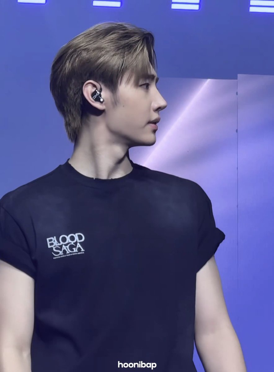 byeol_ice's tweet photo. 눈 마주침 ➝ 웃참 https://t.co/TGaWPGuZft