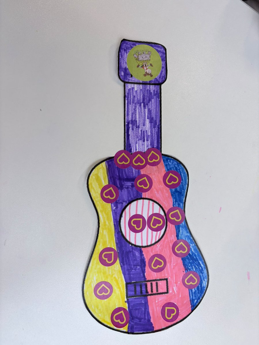ElthamLibrary's tweet photo. We love making at #ElthamLibrary children’s #CraftClub! Last week we made guitars and xylophones using different colours and shapes, inspired by Read To The Beat! 🎶🎨🖍️ Join us on Wednesdays from 3.45-4.45 to make friends, borrow books + #Craft! #LoveYourLibrary https://t.co/LMyz47RvoV