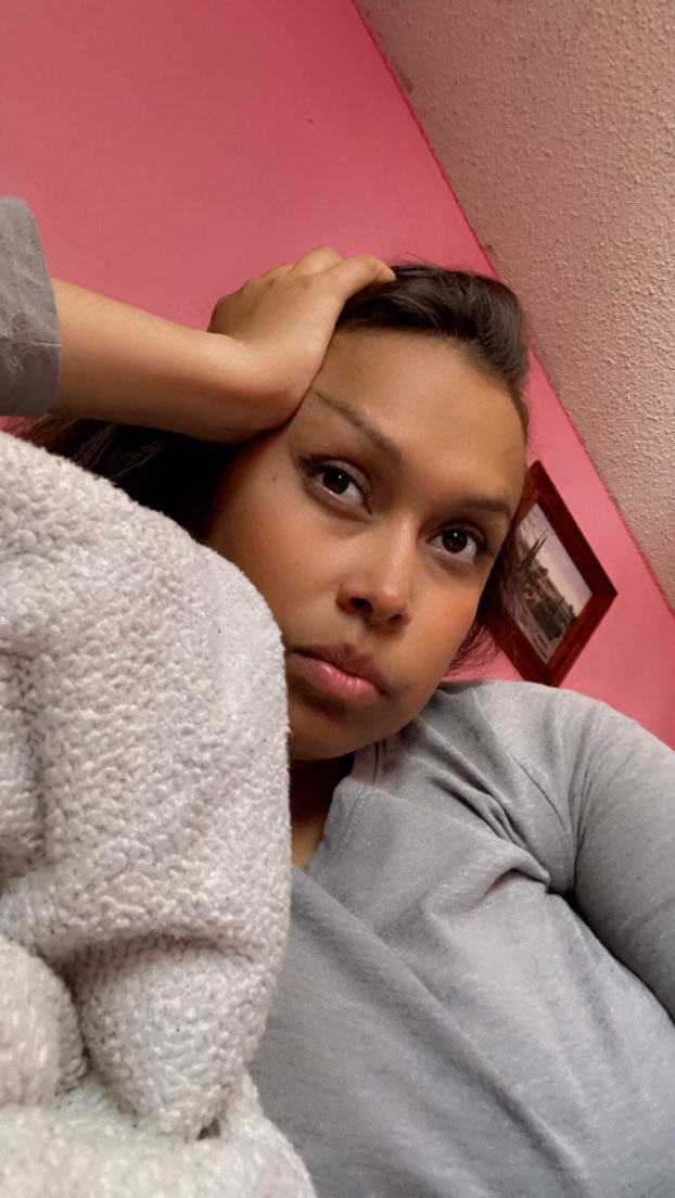 caroline991a's tweet photo. Thinks something big haha 🤣 https://t.co/ZLFzJjCWll