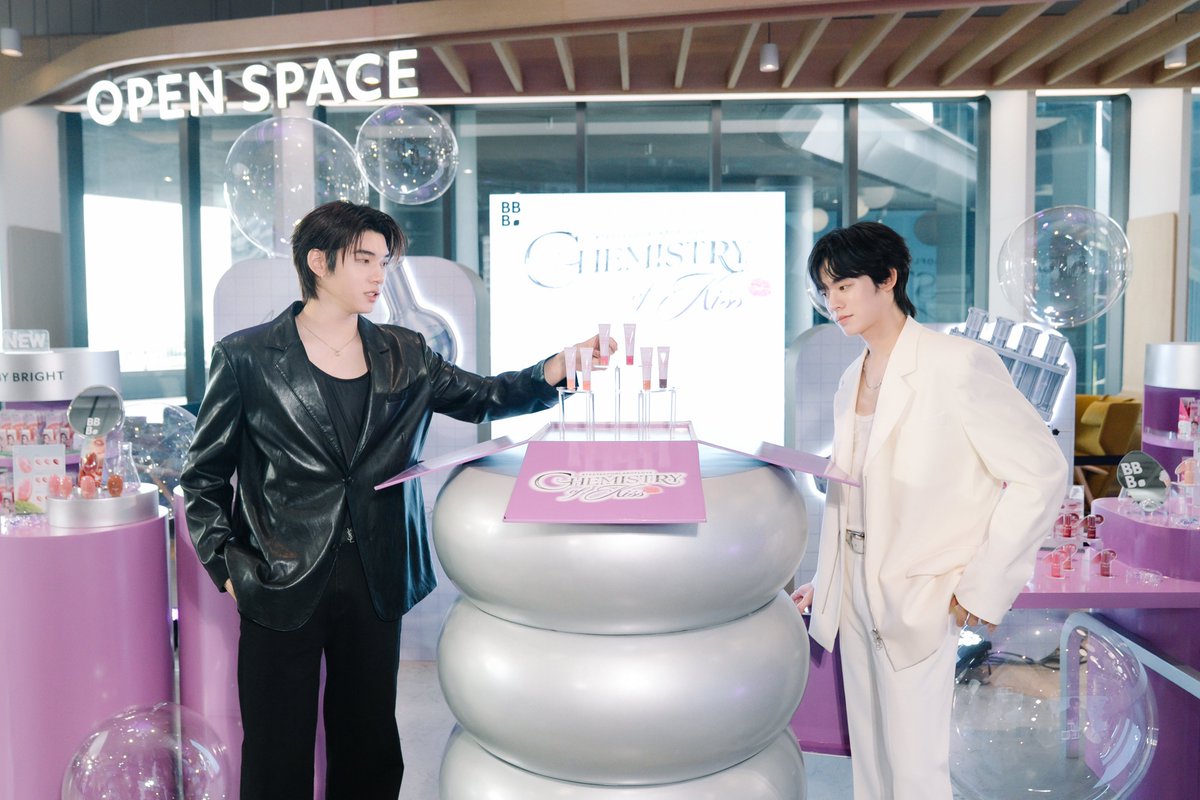 babybrightclub's tweet photo. 🧪 Chemistry of Kiss 💋 #TEETEEPORLABOFLOVE

เบบี้ขอบคุณพ��่วาวาทุกคนที่มาร่วมสนุกและสร้างโมเมนต์น่ารักๆ ไปด้วยกันน้าาา แล้วมาเจอกันใหม่ในโอกาสหน้านะคะ 🐶🐻‍❄️

#BabyBrightMakeup #TeeTeePorBabyBright
#ChemistryofKiss #TEETEEPORLABOFLOVE
#TeeTeePor #vava #วาวา https://t.co/dGFiCu8MQr