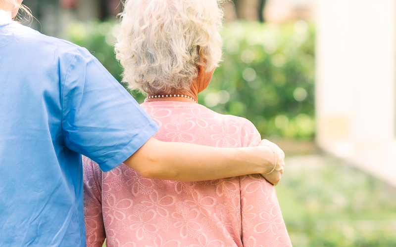 MADRID's tweet photo. 🤝💙 La soledad no deseada no es una elección y puede afectar a la salud

Cuando se mantiene en el tiempo, puede influir en el bienestar

En @madridsalud ofrecen actividades grupales y comunitarias para jóvenes, adultos y mayores  

👉https://t.co/VyuvtyJPrB https://t.co/txaH4TC0lS