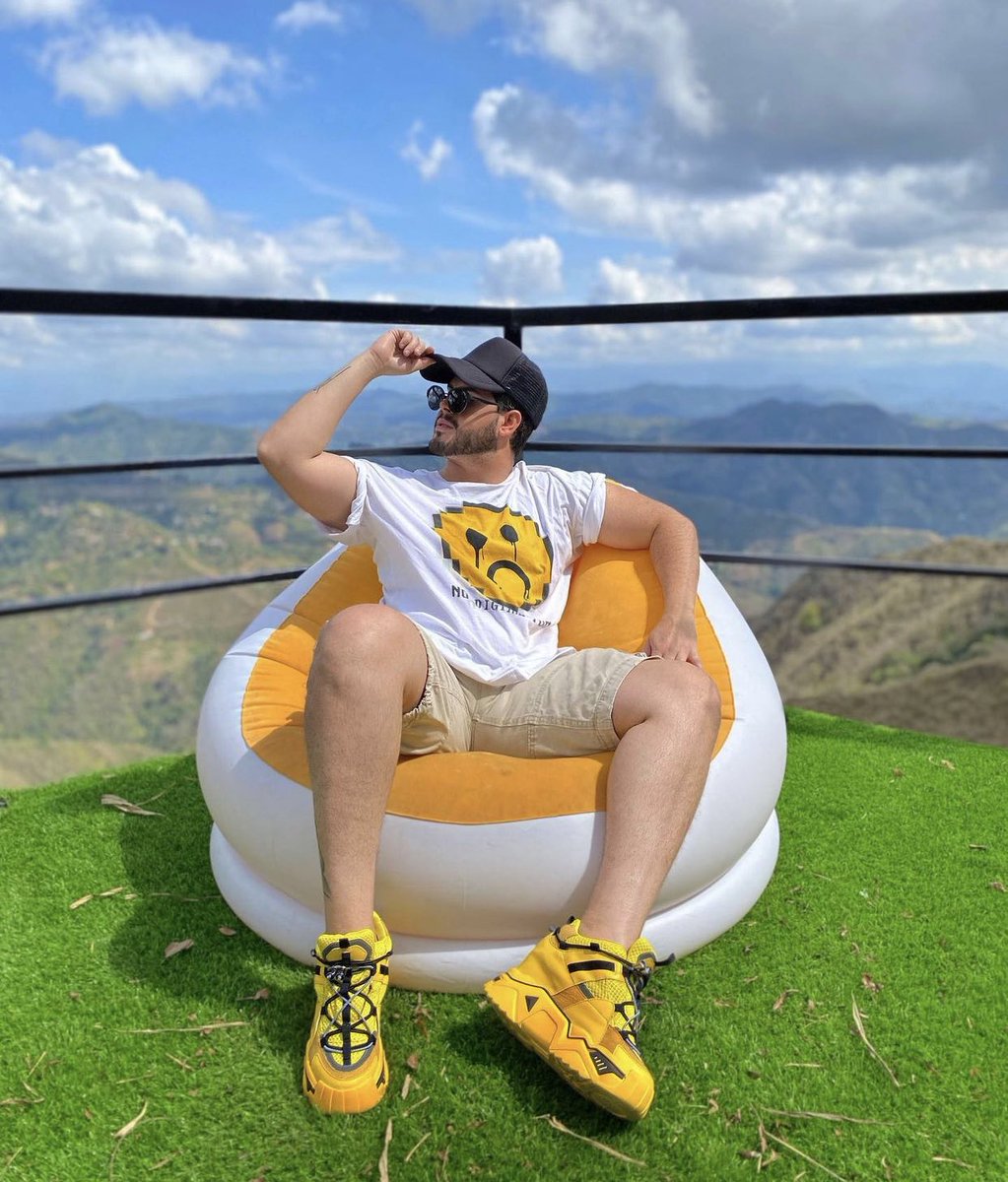 HamletVIP tweet picture