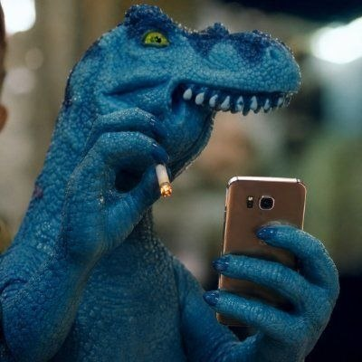 FolanaSol's tweet photo. 2015: "I own da dinofaur."
2014 Chinese factory: "You fure?" https://t.co/3qs9IkBPuU