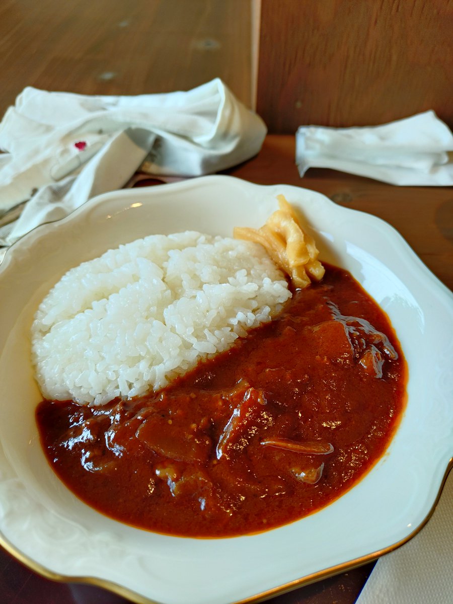ShiekoSs's tweet photo. ランチして来ました

スマホでのショッピングが上手く出来なくてオバチャン達3人で頭突き合わせて右往左往
機種違ってたり途中でわからなくなったりで結局出来なかった
買う人のお嫁ちゃんに頼んだら直ぐ出来たのよね…🥲

ヤダ楽しかった➰🤣
お疲れ様でした✨ https://t.co/xgO9MCoMTh