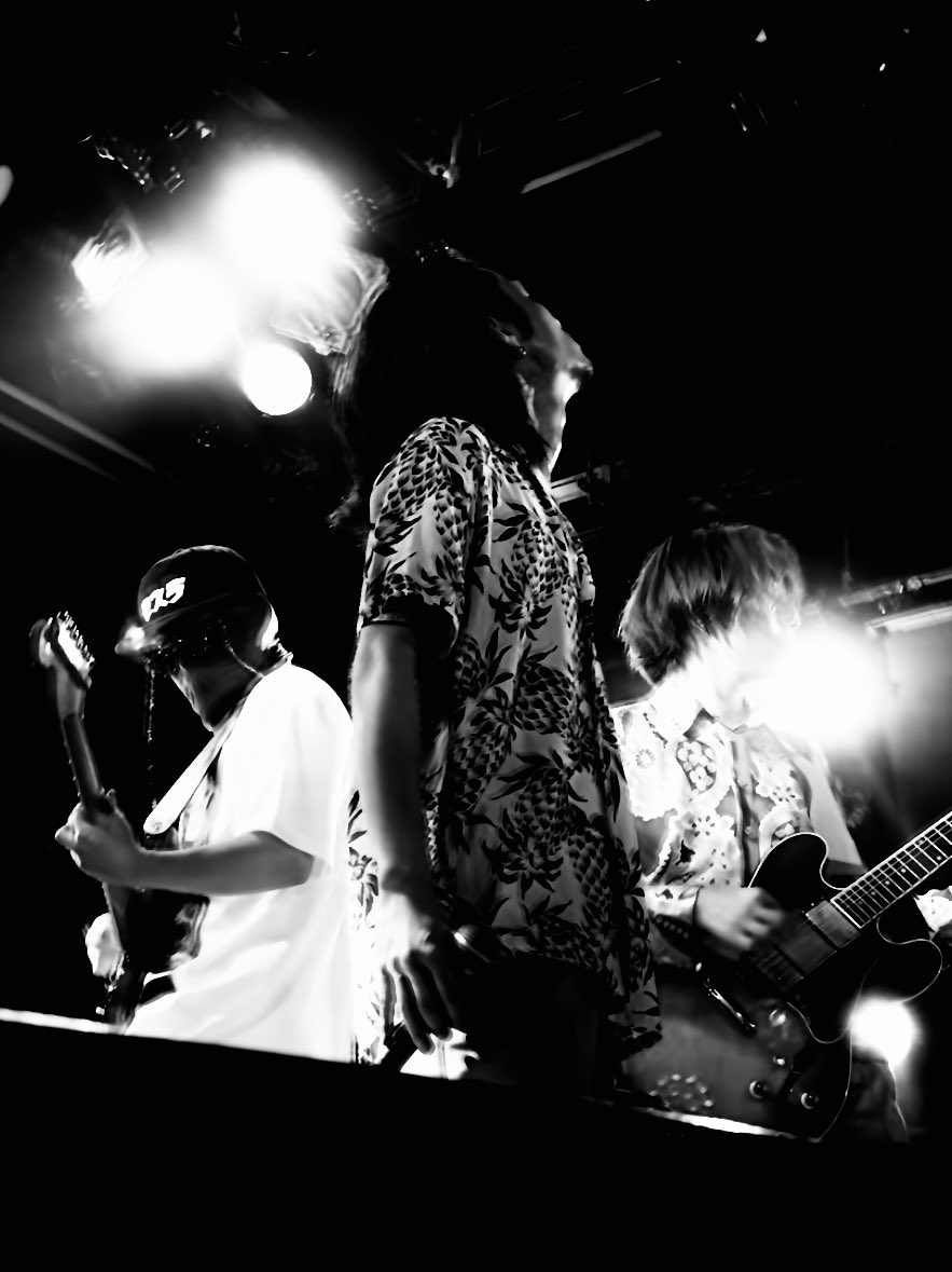 Stygimoloch_ume's tweet photo. 踊って、揺れて、笑っていこうか。

すてぃぎもろくの新曲『妖怪の歌』は、各ストリーミングにて配信中でございます。また続々とライブ出演も決定しております。併せてチェックしてくれ。

▶『妖怪の歌』配信はこちら
https://t.co/Gb3SeInaKr 

▶各LIVE詳細はこちら
https://t.co/smy8TiDSvq https://t.co/MAev9lAZLg