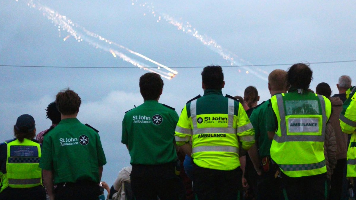 SJACymru's tweet photo. Our #PoblStJohnPeople have had another busy weekend, providing medical cover &amp; first aid demonstrations at events across the country including the Wales Air Show, Clytha Park Garden Open Day, the West Wales Shire Horse Show and Gwenddwr Carnival &amp; Show to name but a few. Diolch! https://t.co/9EaxSUradA