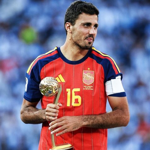 theMadridZone's tweet photo. 🚨 NEW: Real Madrid are VERY OPTIMISTIC about signing Rodri. @Rodra10_97 https://t.co/6LcqDos40N