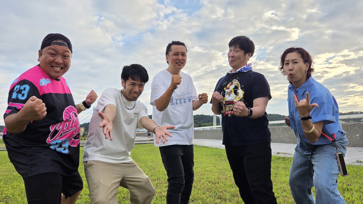 littlemulties's tweet photo. 【リトマル写真館2】
出演者の皆様・司会のお二人とパチリ📸📸📸📸

HEIMDAL様　@HEIMDAL_aomori
カサイ•ド•チェスト様　@kasai_de_chest
近藤金吾様　@KingoKondo
斗澤やすあき様　@tozawa_yasuaki
柳澤ふじこ＠鳩笛ふじこ様　@hatobueho_ho https://t.co/QbxQURLiVw