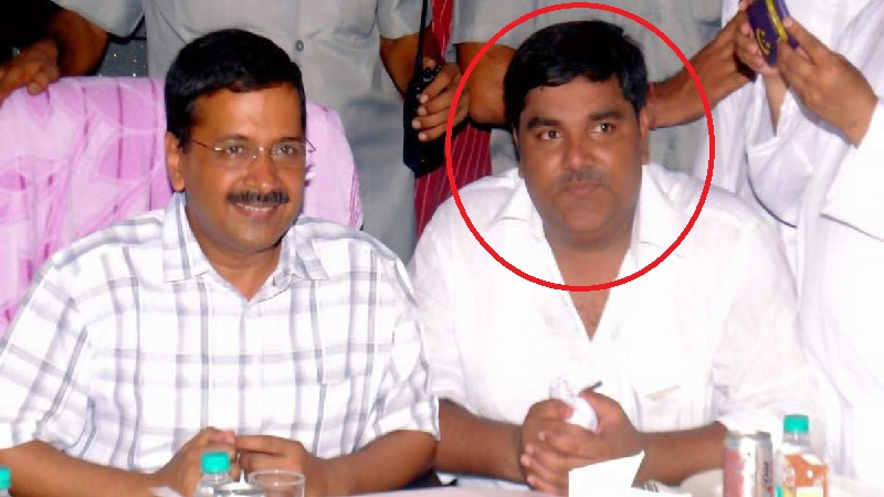 OpIndia_in's tweet photo. ‘ताहिर हुसैन को फाँसी हो’

दिल्ली पुलिस ने कोर्ट में रखी माँग

दिखाए बर्बरता के आँकड़े

https://t.co/GZIgm6db2U

पूर्व ‘AAP’ पार्षद IB अधिकारी की हत्या का है दोषी https://t.co/i9bm5b47GW
