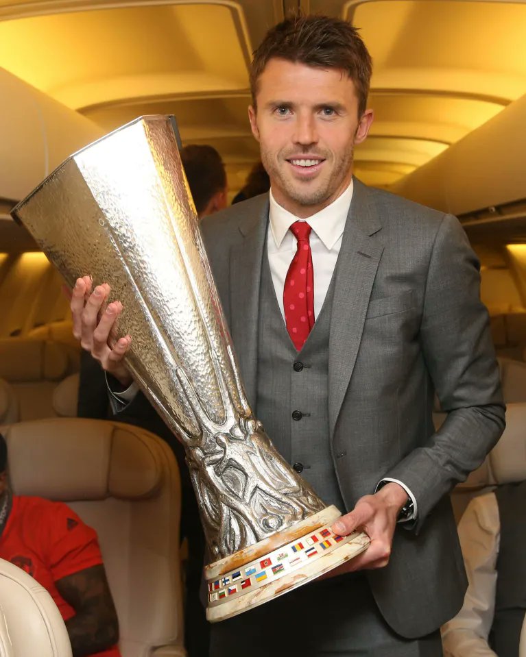 Footballtweet's tweet photo. 🔴👊 Underrated. Undervalued. Underappreciated.

Happy 45th birthday to Michael Carrick, one of the best centre-midfielders of his generation.

And now he passes on his knowledge to Manchester United as their manager. https://t.co/MAWe773jKw
