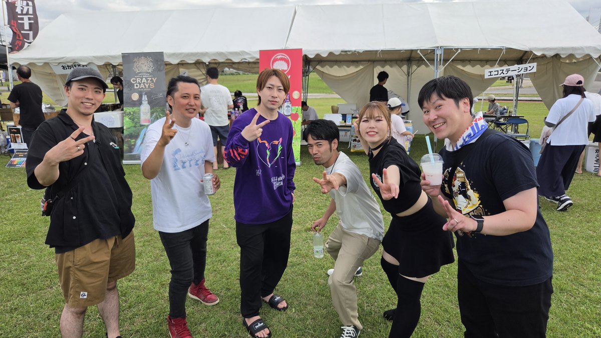 littlemulties's tweet photo. 【リトマル写真館2】
出演者の皆様・司会のお二人とパチリ📸📸📸📸

HEIMDAL様　@HEIMDAL_aomori
カサイ•ド•チェスト様　@kasai_de_chest
近藤金吾様　@KingoKondo
斗澤やすあき様　@tozawa_yasuaki
柳澤ふじこ＠鳩笛ふじこ様　@hatobueho_ho https://t.co/QbxQURLiVw
