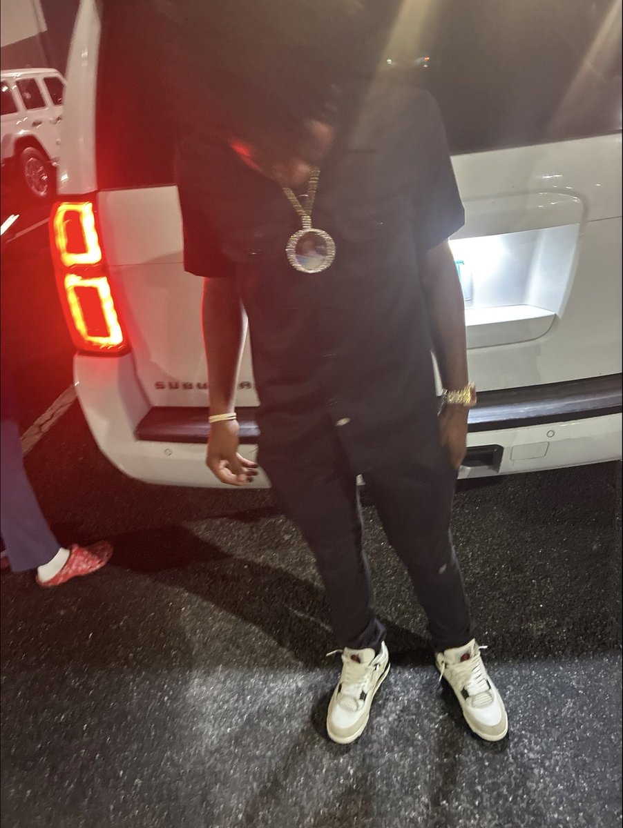 Spin2xxx's tweet photo. Somebody hurt bout this‼️ https://t.co/Y8M2WPmxuS