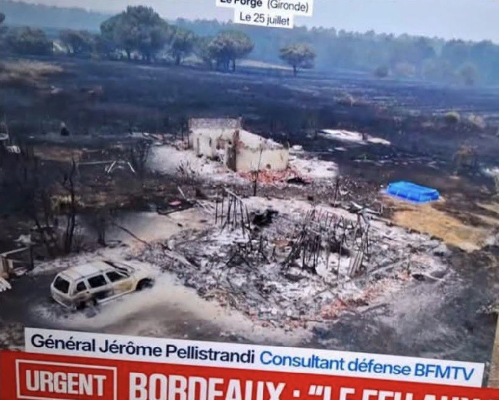 JaclineMouraud's tweet photo. Des feux d’une chaleur si intense qu’ils détruisent tout. 
Sauf une piscine en plastique.

Alors maintenant pour vos explications à deux balles…. 
Changer votre propagande!
#BandeDeFumiers https://t.co/J0Iw1pnQzW