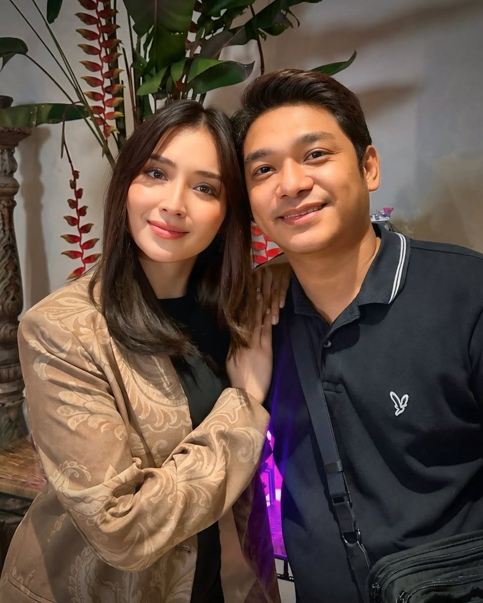KBforever0326's tweet photo. ©️ mr.mikeibanez

"The BIGGEST COMEBACK on PRIMETIME!!! 💜🧡✨ Asia’s Superstar, KATHRYN BERNARDO and Multimedia Prince, JAMES REID with Her Majasty, MAJA SALVADOR! ❤️💚💙" https://t.co/2IRITe5KX2