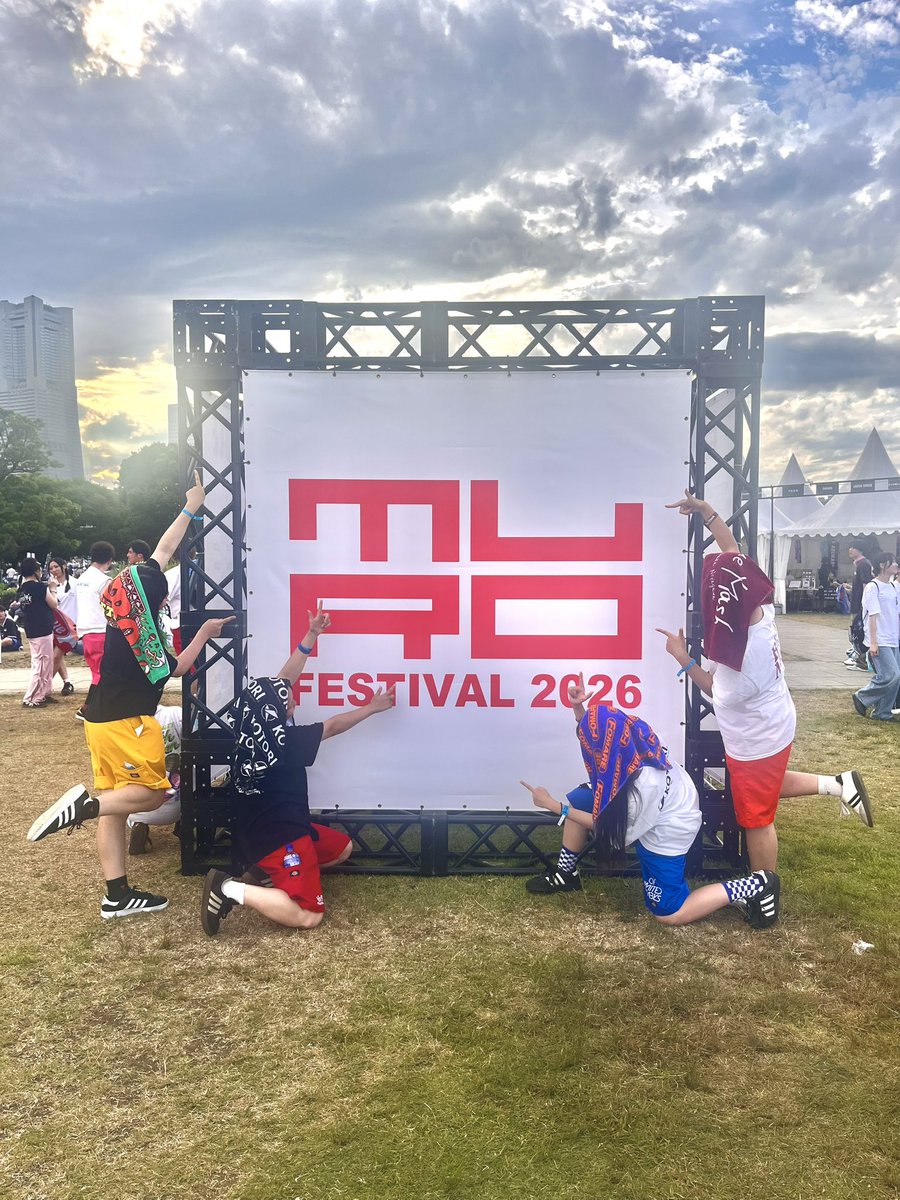 wavesof1ove's tweet photo. ムロフェス
📍赤レンガ倉庫

地元がライブハウスになった日！
全バンド熱量高くて最高🙂‍↕️✨️
2日間とも天気には恵まれなかったけど最後まで楽しめてほんとうによかった( ˃̣̣̥ω˂̣̣̥ )

やっとこさ4人でフェスに来れてとっても幸せでしたありがとう❣️
遠くに見えた花火を来年も見に行こう！ https://t.co/4tj9t6YAjh
