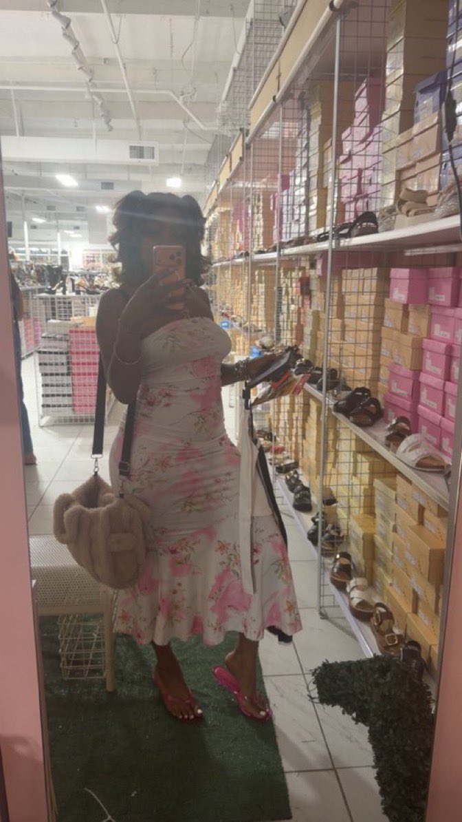 LisababyMe238's tweet photo. Shopping 🛍️ https://t.co/f9tj8rECfM