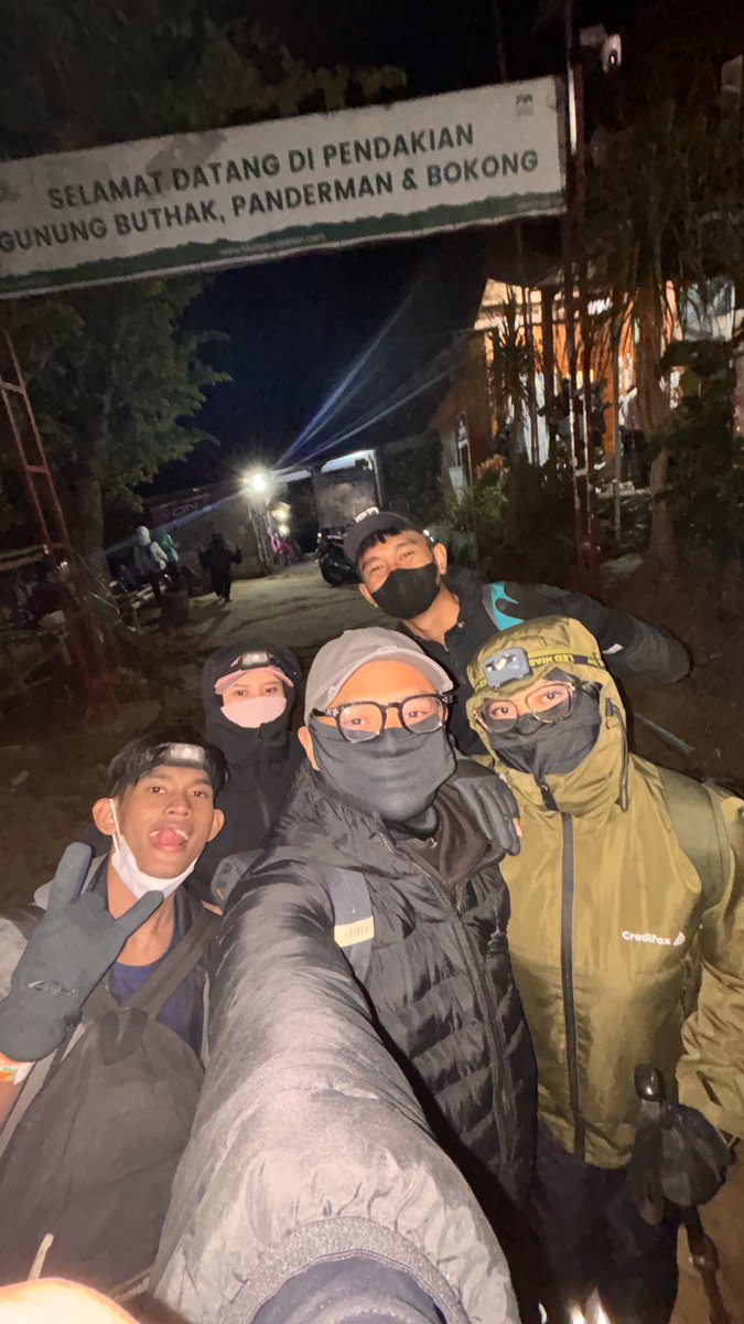 Yipusii's tweet photo. pertama kalinya tersesat pas ndaki, akhirnya mentok pos 2 terus pulang 🤣😭🙏. Prioritas keselamatan, menikmati alam dan perjalanannya, puncak bisa remed 🤙 https://t.co/YODhX4IVCs