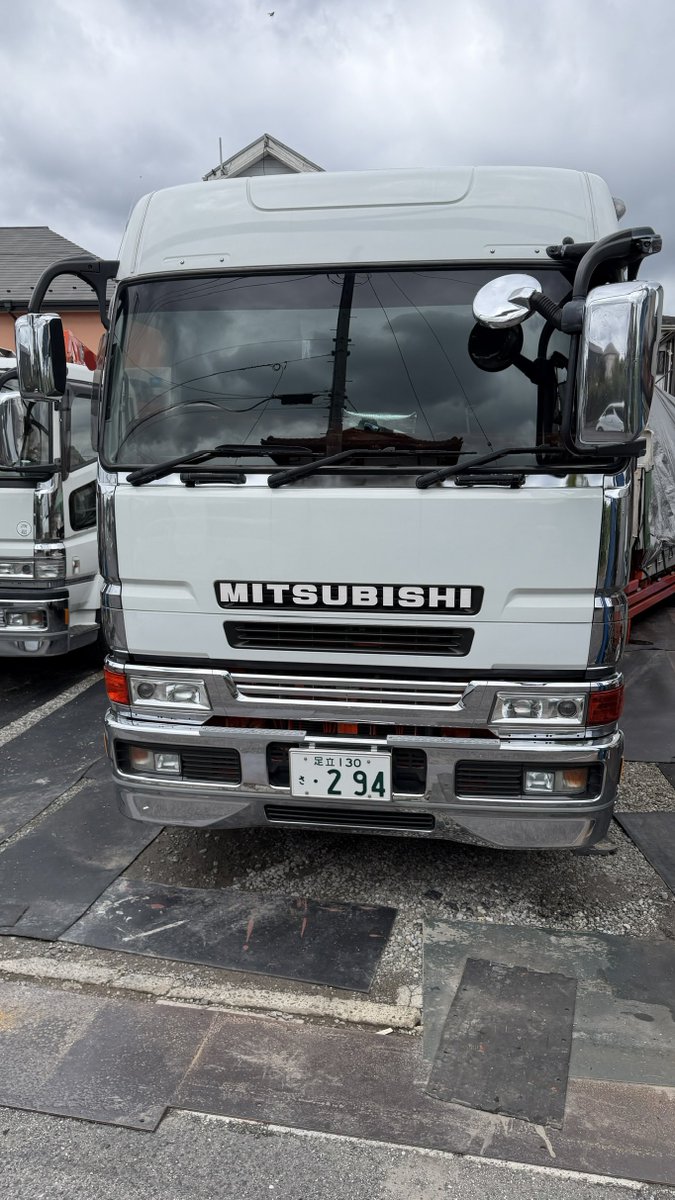 ALPHAAVE88's tweet photo. 良くも悪くも外からだと全く目立たんな笑
ブロンズガラスにしたらなおさら目立たなくなるんだろうけどします🫶
目立ちすぎないくらいがちょうど良い✌️
次はシートカバーをコスモスにしてみよっかな🙃 https://t.co/KOMkqFITHP