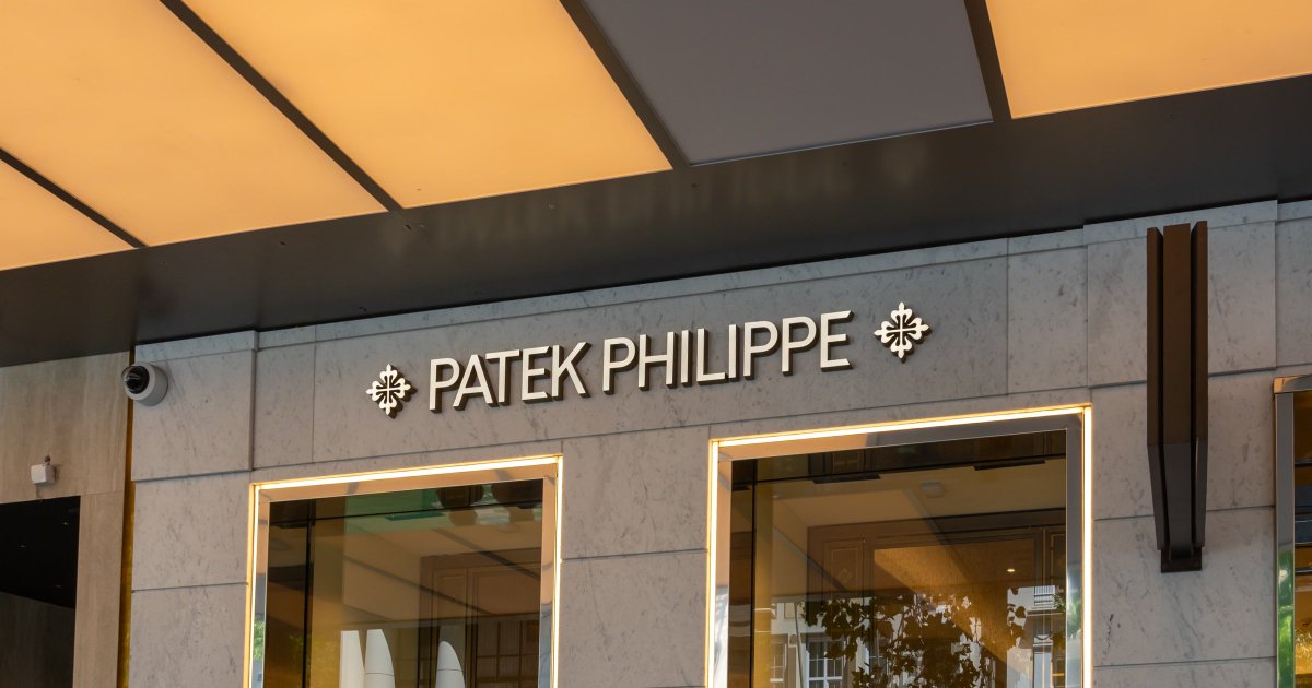 Wristzee's tweet photo. "You never actually own a Patek Philippe, you merely look after it for the next generation" 👨‍👦 One of the most famous taglines in watchmaking. Where did it come from, and why does it work so well? Let's find out 👇 #PatekPhilippe #watches https://t.co/CCHpTSXHm4