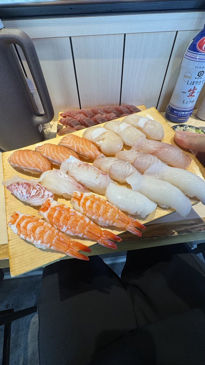 bassy_gurume's tweet photo. 何かの間違い...寿司食べ放題モーニングで爆食いしてきた... https://t.co/TvH318N2Gb