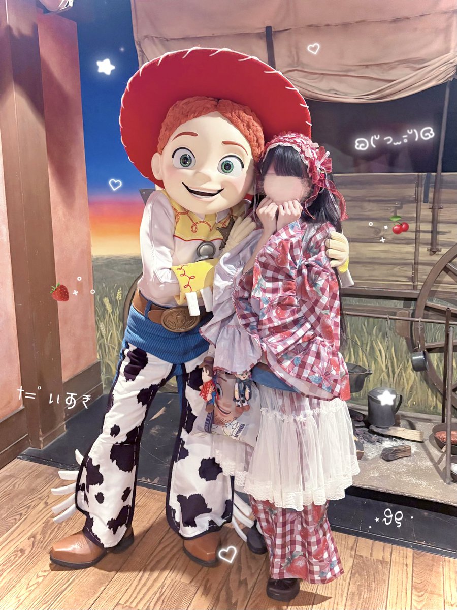11je24's tweet photo. 今年も浴衣でジェシーちゃんの隣並べた🎆🍓⸝⸝꙳ https://t.co/FfHc6Ic7AD