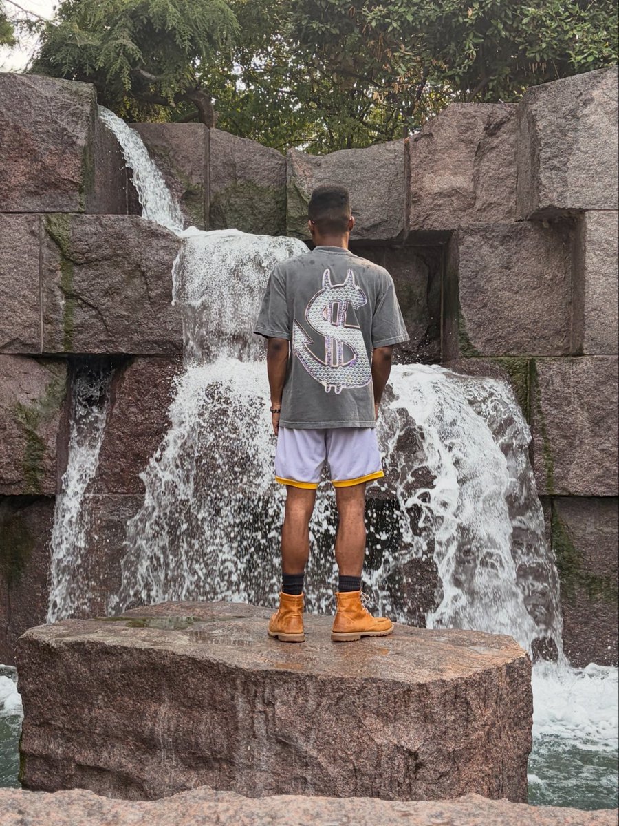 MoneyMitch327's tweet photo. ⊹ ࣪ ﹏𓊝﹏𓂁⊹ ࣪ ˖ 🔱Be Water My Friend ⚓︎ 🫧⋆｡˚ #modeling #ancientgreek #history  #america https://t.co/zw7M5bGlXI