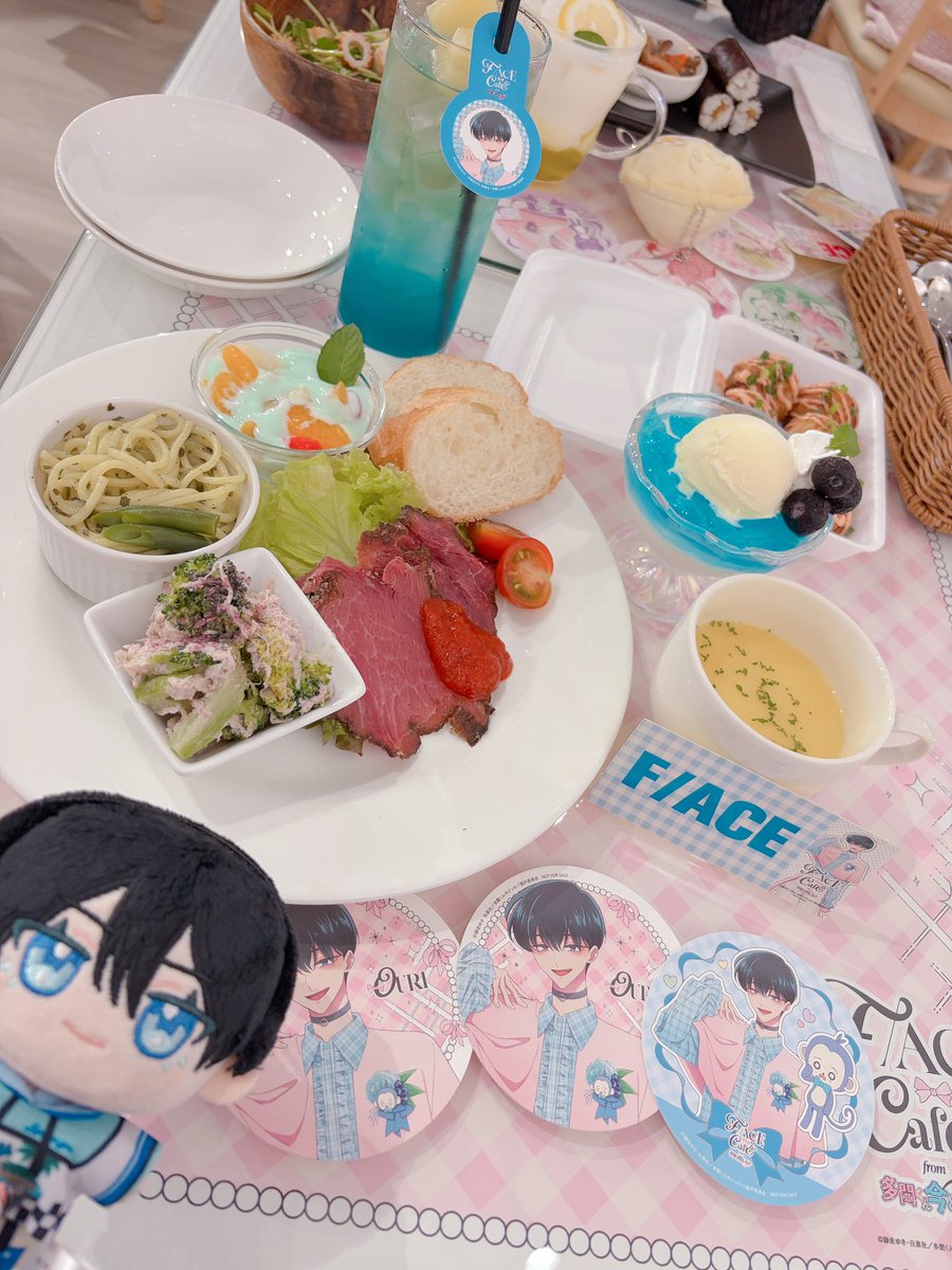 mii2_dim's tweet photo. 本日職場の子と多聞くんおカフェ☕*°
ナツキと写真とれて幸〜🥳💙💛
特典もコースターも自引きできたの神すぎた😭💙ごりらバナナもあまりにきゅーと🦍🍌
デザートもごりらの割に甘すぎずさっぱりめでとても助かりました💙
お互いほくほくで大満足でしためちゃ楽しかったありがとね〜🥰💙💛 https://t.co/K30SXgcrng