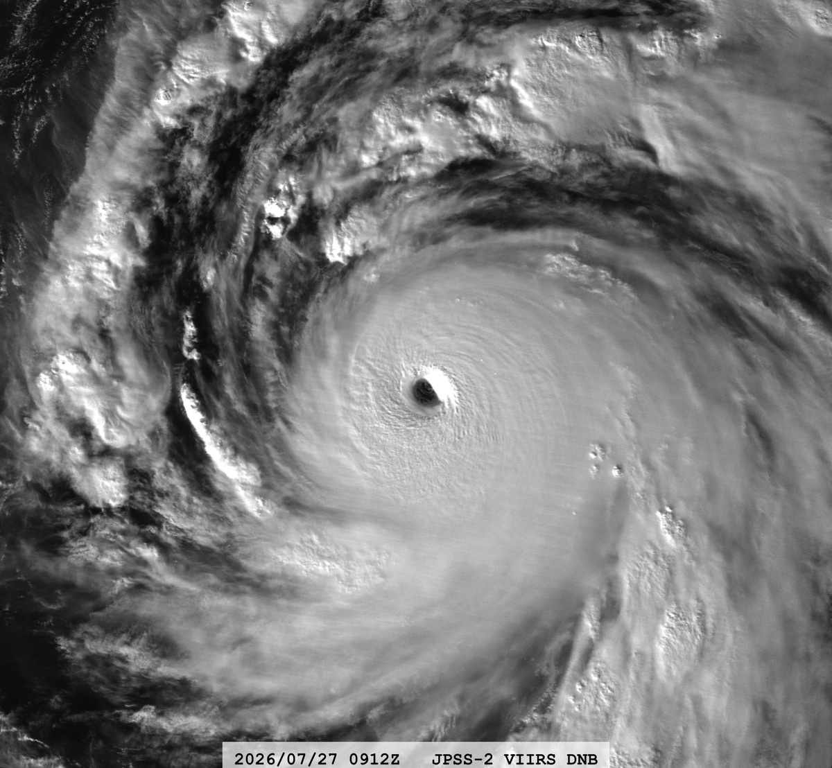 zeb199818's tweet photo. #07E Hurricane #GENEVIEVE
Satellite: #NOAA21 #JPSS2 #VIIRS
Channel : Day/Night Band DNB (0.7 µm) 375-m
Time : 2026/07/27 0912Z
Data Source : Amazon S3 Bucket SDR
CPA : ~200 km https://t.co/KRBTTqdeq1