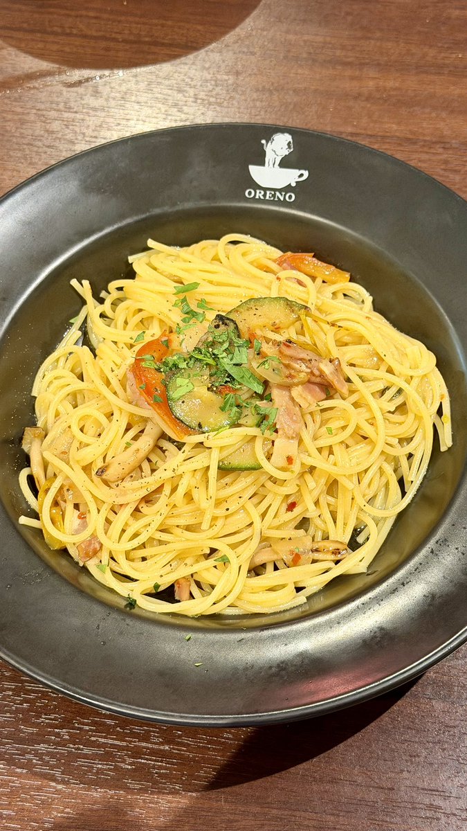 y_m_327's tweet photo. 俺のフレンチ・イタリアン 銀座歌舞伎座前
（東京・銀座）
本日のパスタ　ペペロンチーノ https://t.co/E3TQW1rpov