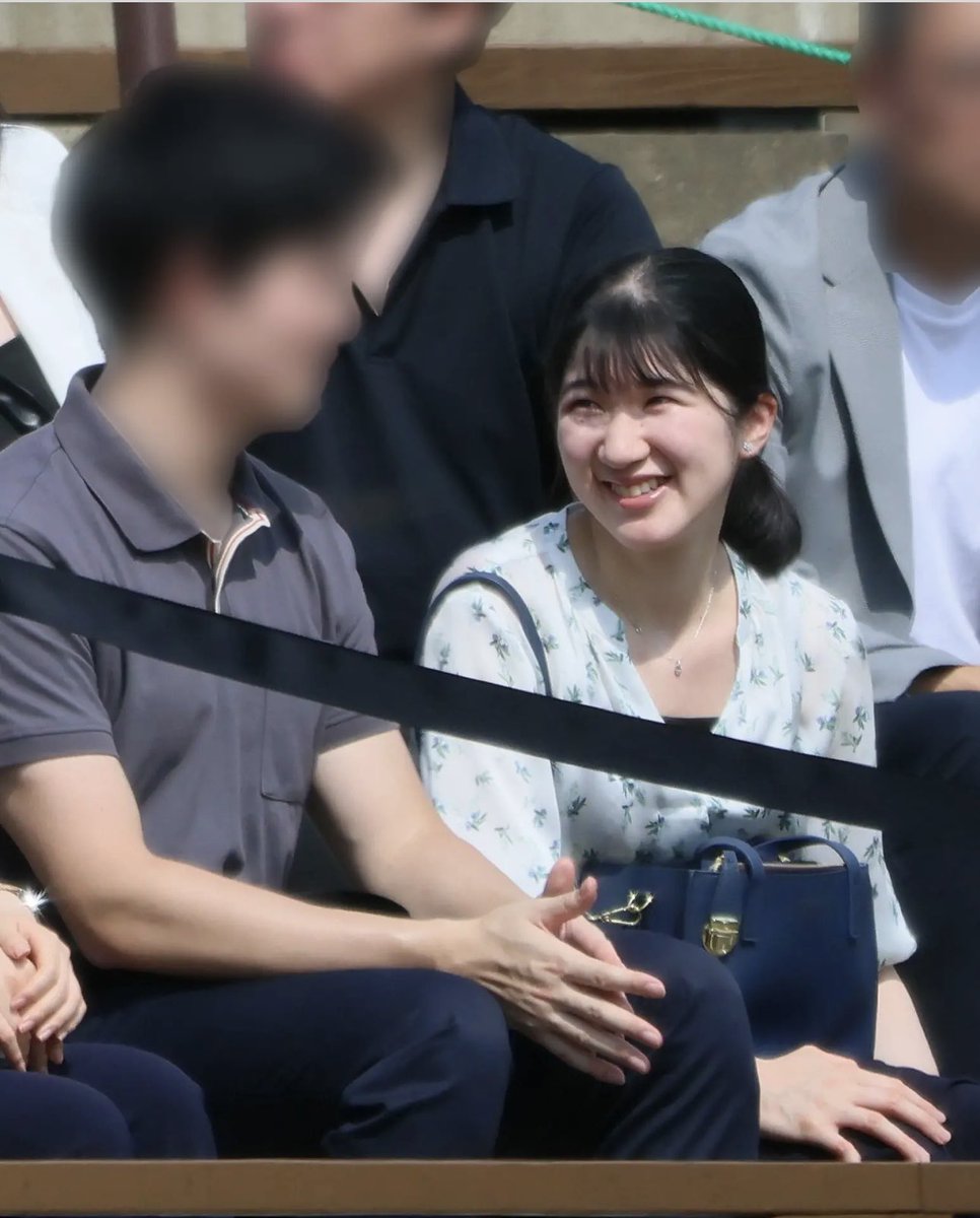 sayu_nt's tweet photo. まぁ愛子様は恋愛至上主義よな。改正皇室典範で愛子様も皇族として残れるご判断もできるようになったのだから、手元に置いておきたいとお思いかも知れない両陛下の思惑とも重なって改正皇室典範は上出来だったと思うぞ https://t.co/tZccw5OYdN