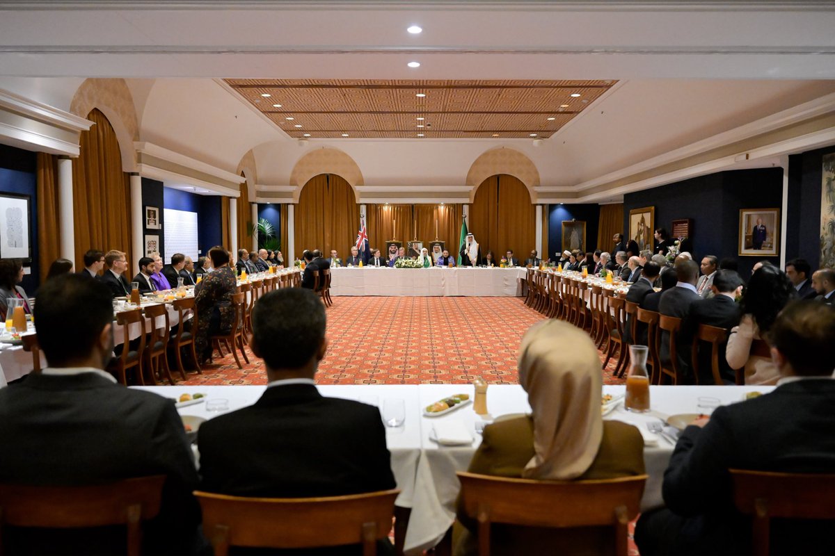 KSAembassyNZ's tweet photo. Ambassador Muhanna ABA ALKHAIL hosted a dinner in honor of HE Sheikh Dr. Mohammad Al-Issa, Secretary-General of MWL&amp; Minister of Trade, Investment, with participation of members of parliament, NZ officials diplomatic corps,cultural &amp; religious Associations. https://t.co/vYgUBuyKVx